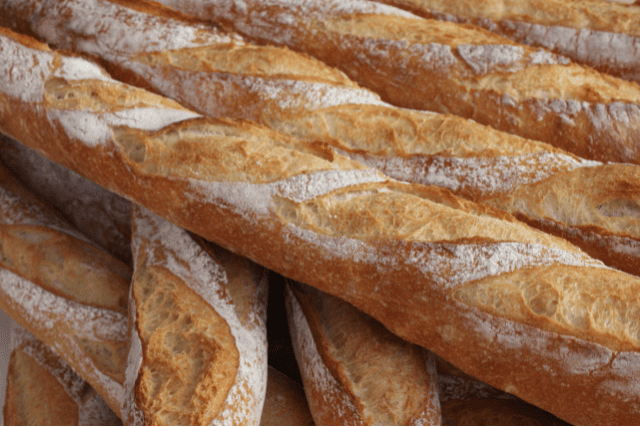 Gaspillage alimentaire baguette de pain
